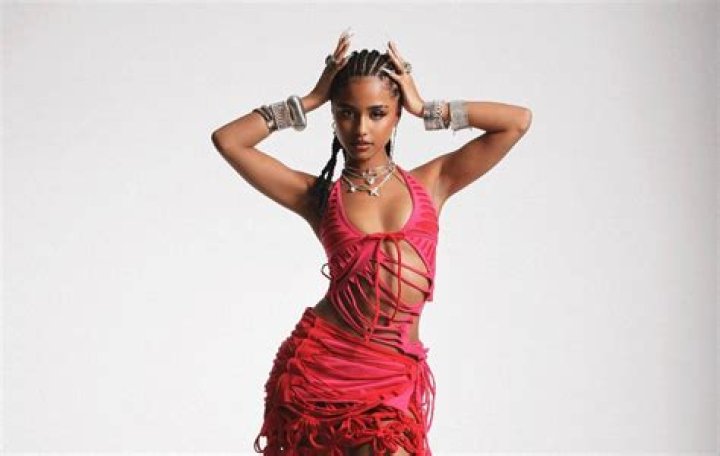 Discover Tyla Singer's Height: Unveiling The Enigma