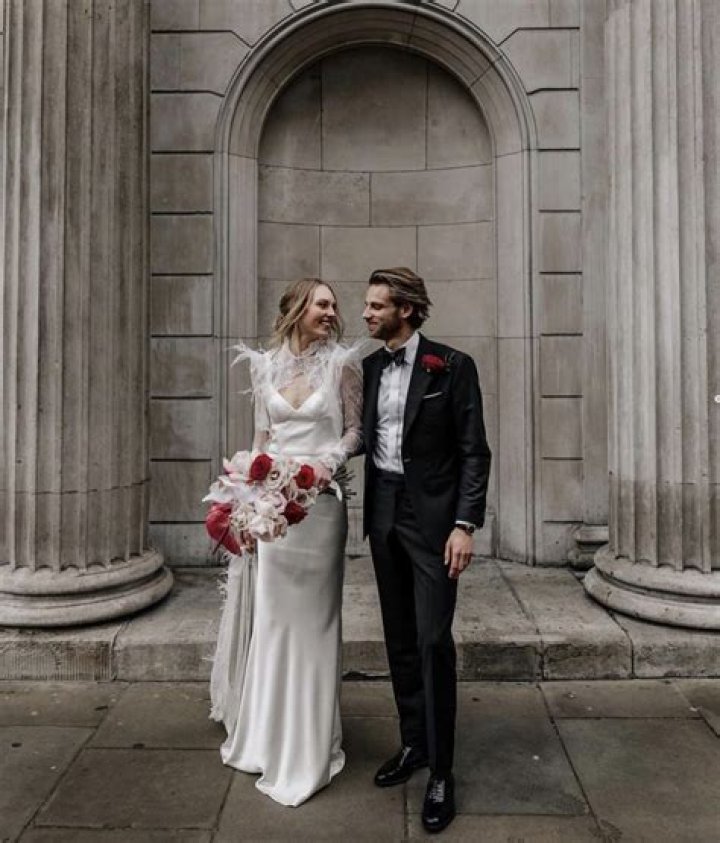 Is Jonathan Taylor Thomas Married: Uncovering The Relationship Status