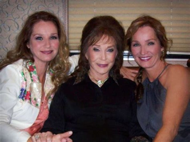 Loretta Lynn Relationships: Marriages And Heartbreaks