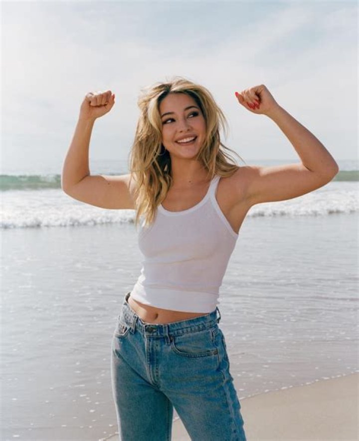 Madelyn Cline's Height And Weight: A Detailed Analysis