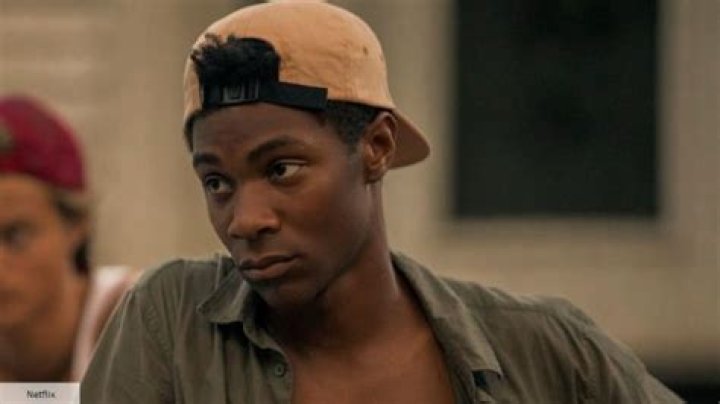 Uncover The Actor Behind Pope Heyward In "Outer Banks"