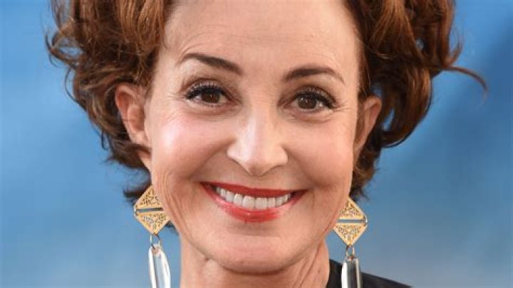 Uncover The Impressive Fortune: Annie Potts' Net Worth Revealed