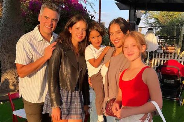 Uncover The Multifaceted World Of Jessica Alba Diddy: From Hollywood To Activism