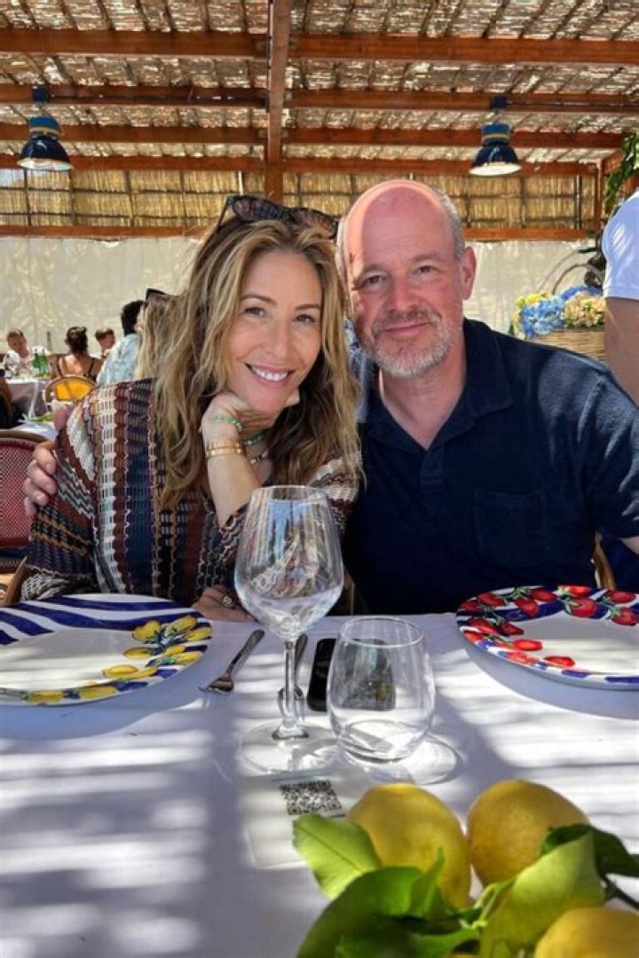 Unveiling The Story Behind Rich Eisen's Enigmatic Wife