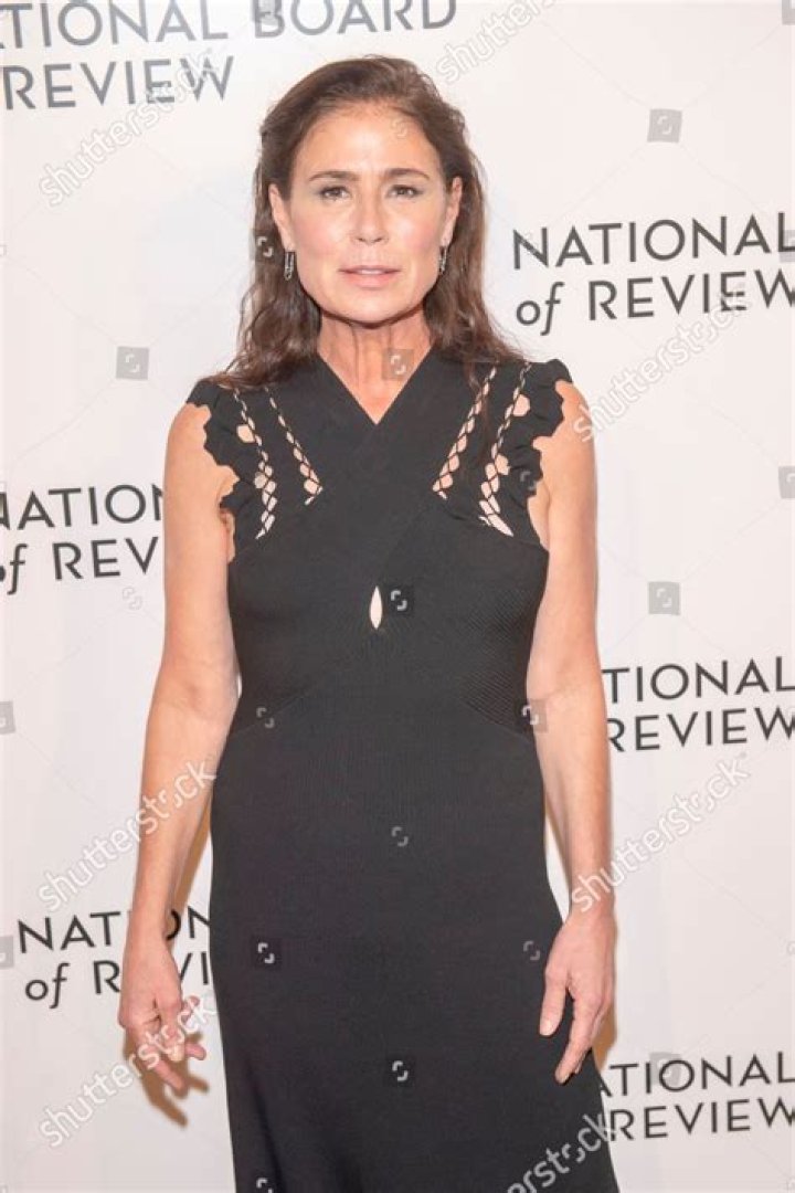 Who Is Maura Tierney Married To?